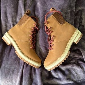 Toms Frankie boot. Nubuck, size 5.5